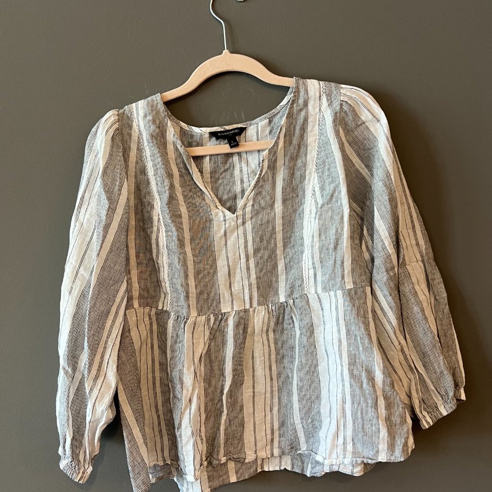 Chic Banana Republic Linen Gray + White Striped 3/4 Length Sleeve Top (Size L)